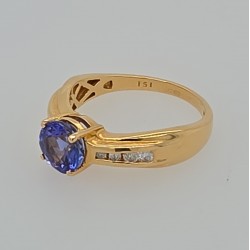 Pre Owned 18ct Tanzanite and Diamond Ring ZB713